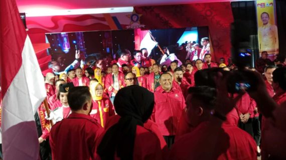 Ali Wongso Sinaga Lantik Rohalim Boy Sangadji sebagai Ketua DEPIDAR SOKSI Maluku